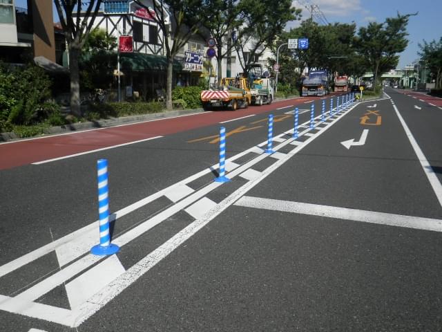 車線分離標(ポストコーン)